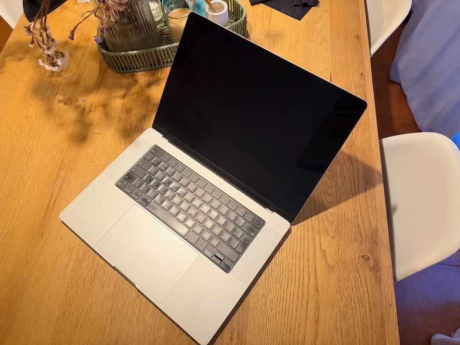 MacBook Pro 16” (2021) – M1 Pro (10/16) | 16GB RAM | 512GB SSD