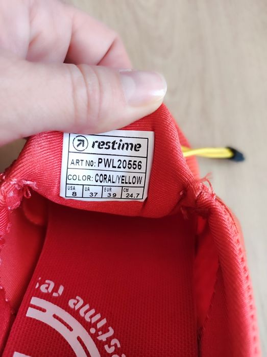 Нові кросівки Restime, ультралегкі