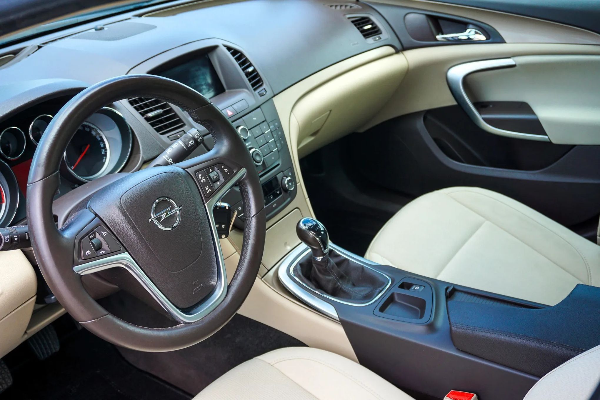 Opel Insignia 1.8B 140Km Serwis ASO Navi Ksenon Szyberdach LEDY !!!