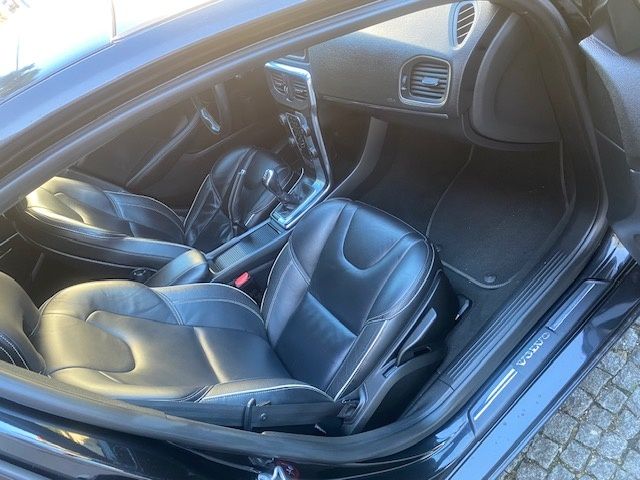 VOLVO V40 2.0 D4 190cv BANCOS PELE