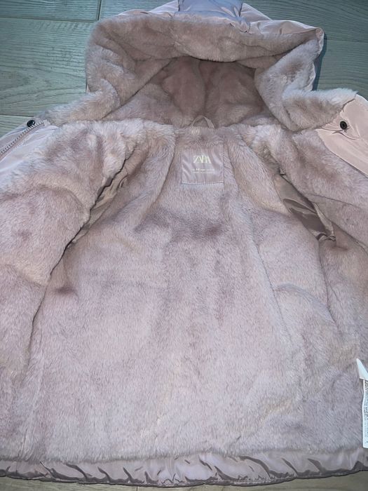 Продам зимову куртку ZARA для дівчат 110 см