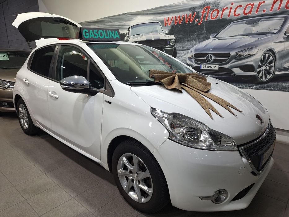 Peugeot 208 1 2vti  2015 c/68milkm