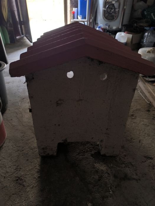 Casota de cão medio para jardim em betão