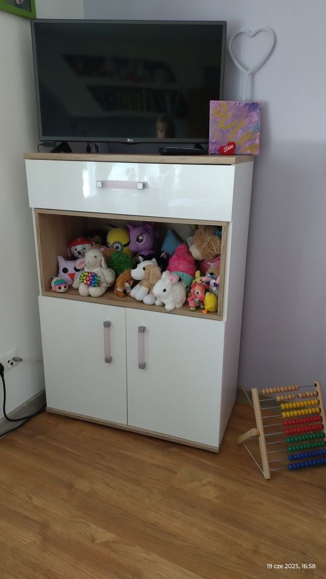Meble dziecięce dla dziewczynki