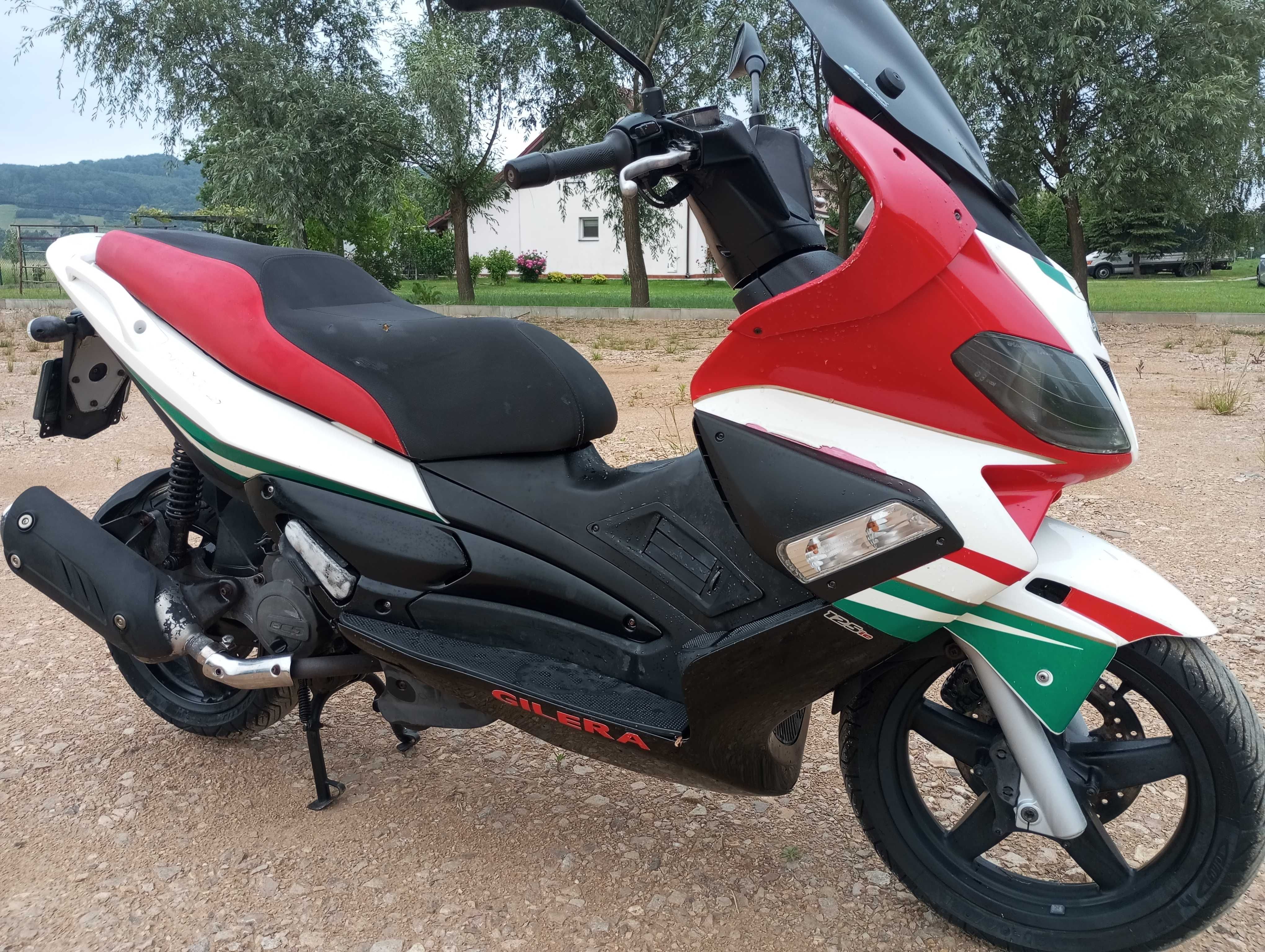 Gilera Nexus 125 ie Centenario wersja na 100 lecie firmy