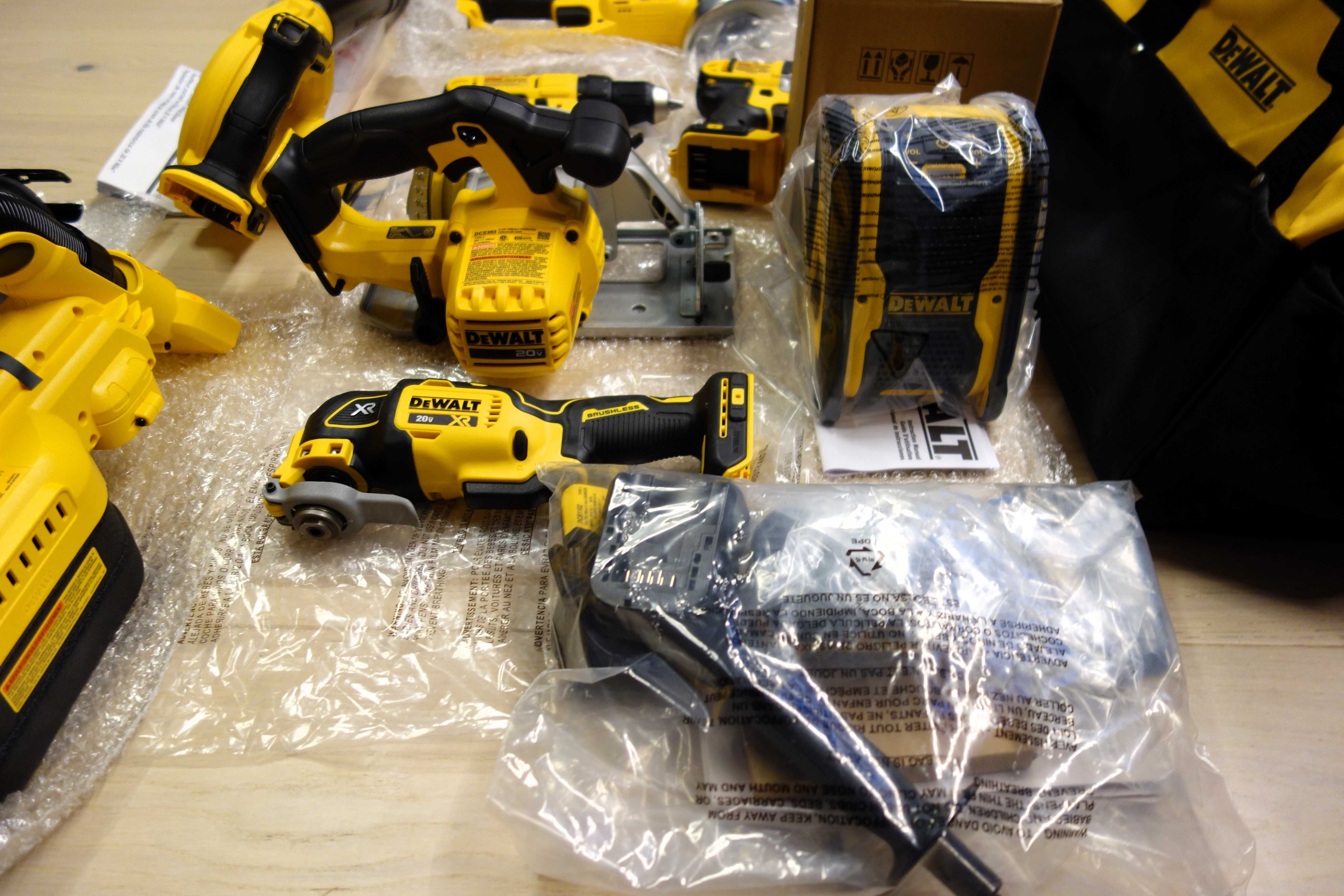 Nowy Zestaw DEWALT DCK1020D2 10 narzędzi Power Combo Kit 20Vmax (USA)