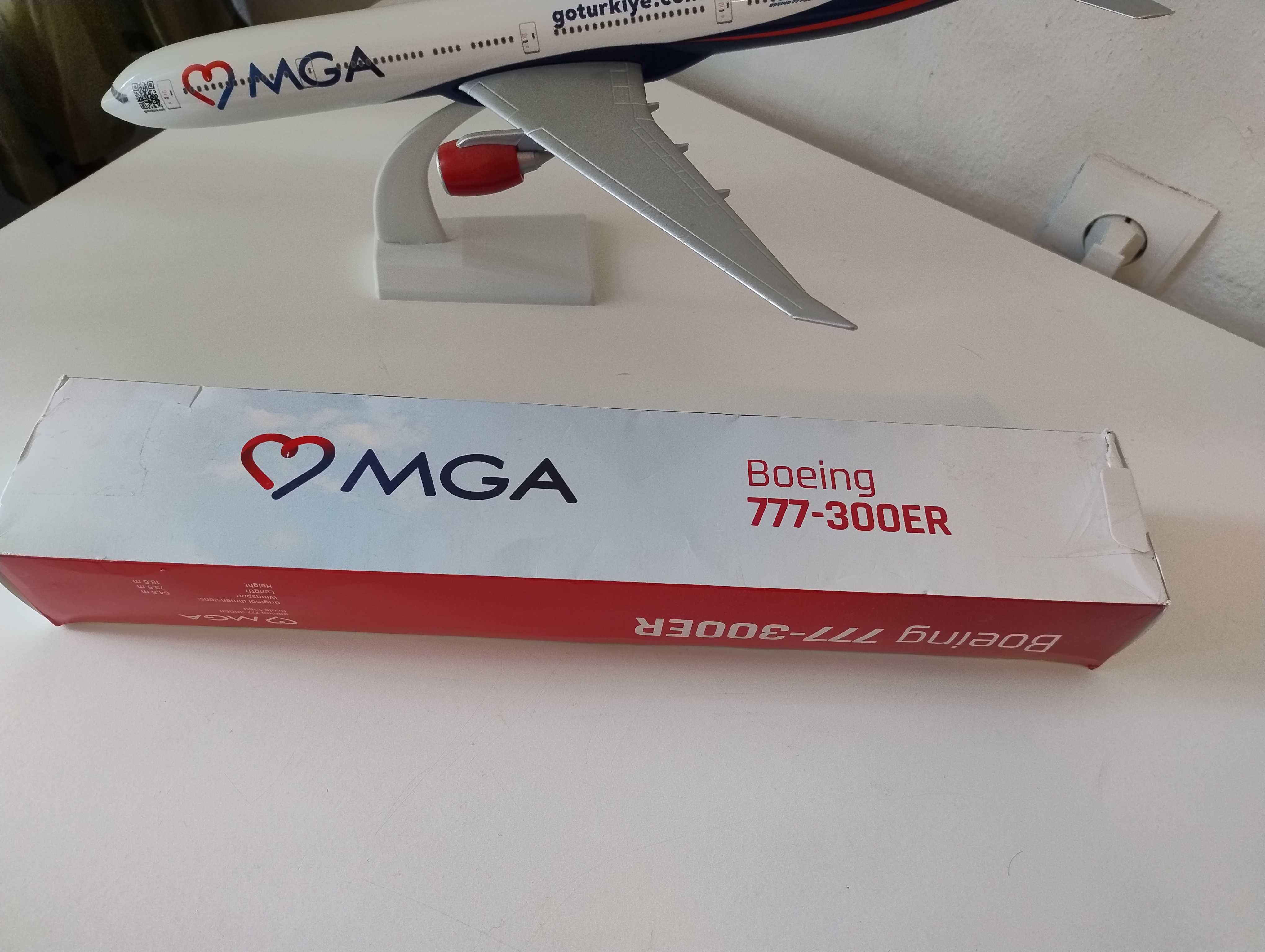 model samolotu boeing 777-300ER 1:160 MGA duży - 46 cm
