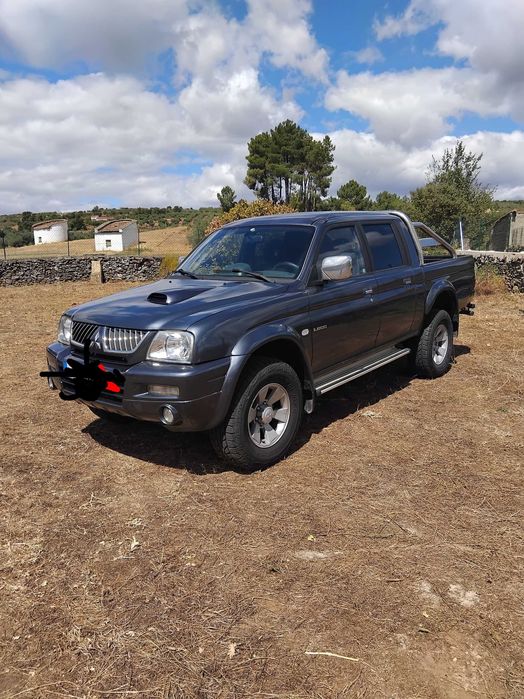 Mitsubishi L200 straker