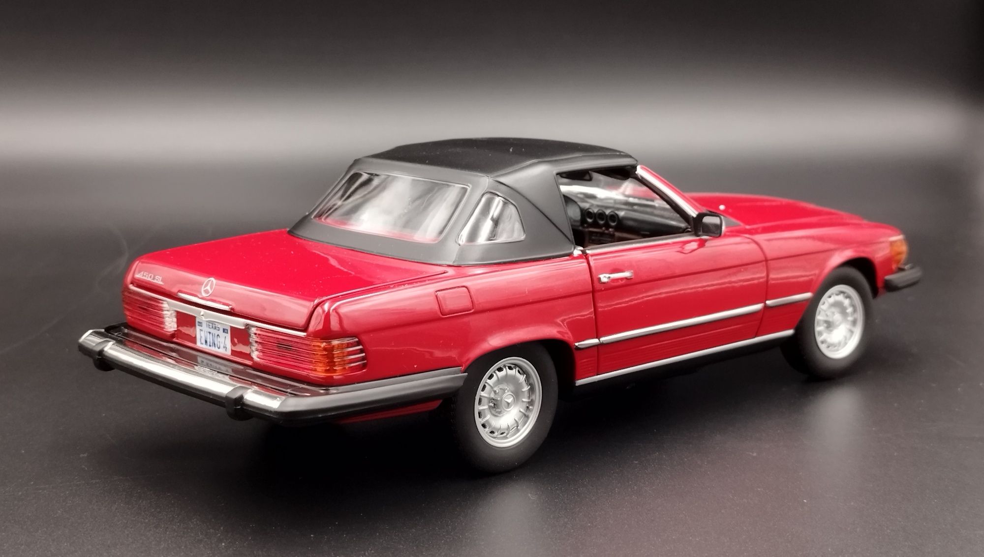 1:18 Norev 1979 Mercedes-Benz 450 SL R107 US Version Red  Model Nowy