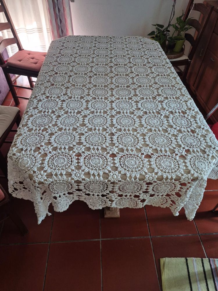 Toalha de mesa croche e linho