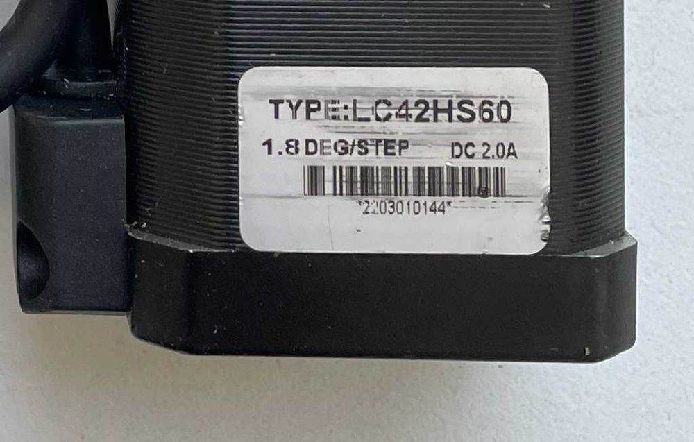 Прецизійний кроковий двигун із планетарним редуктором