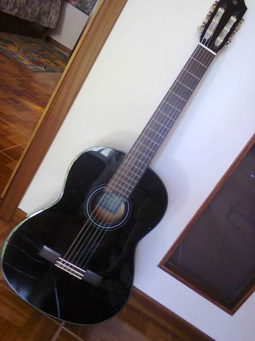 Guitarra Yamaha Com Estojo
