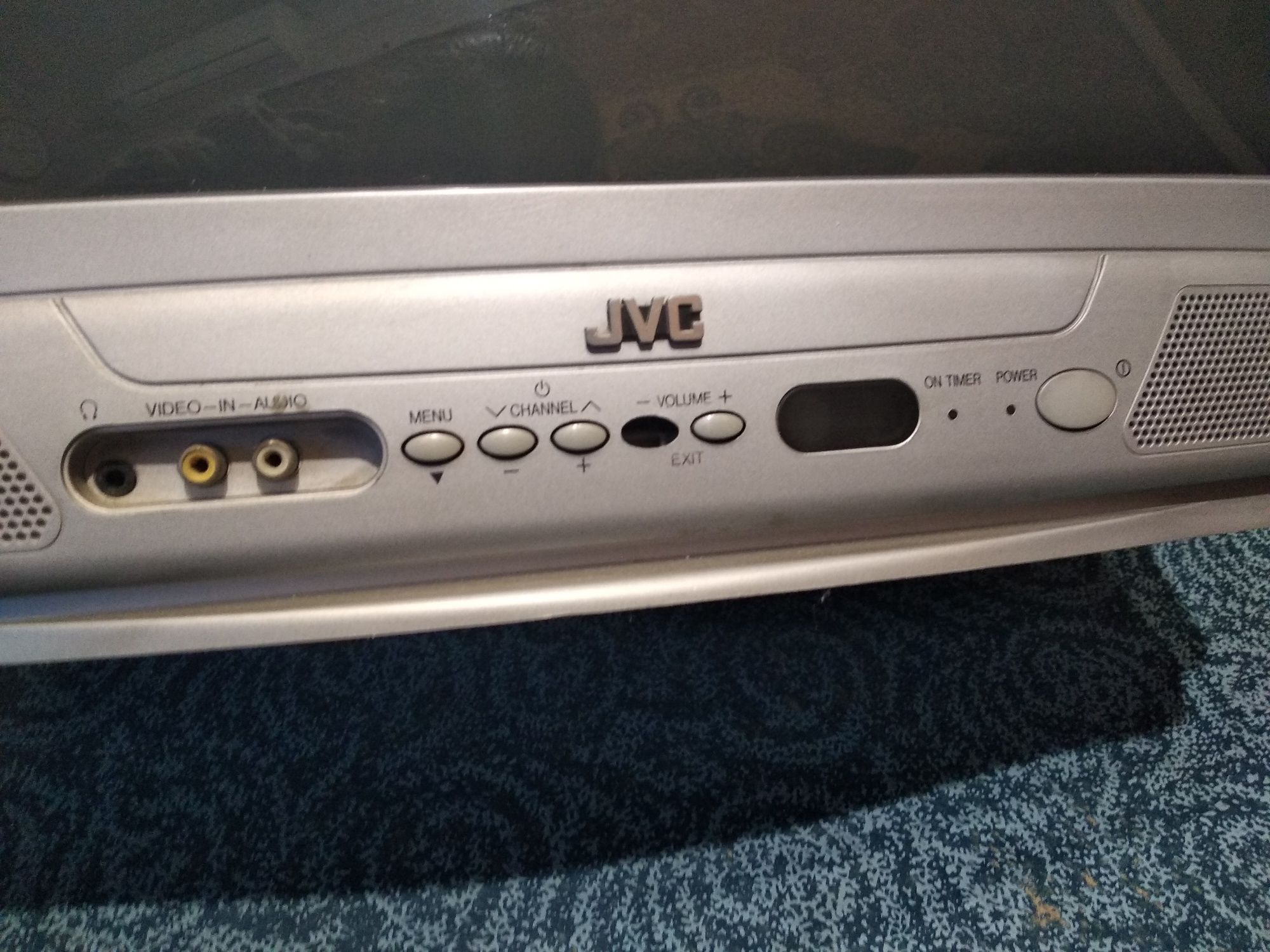 Телевизор JVC AV-21A4EE + кронштейн