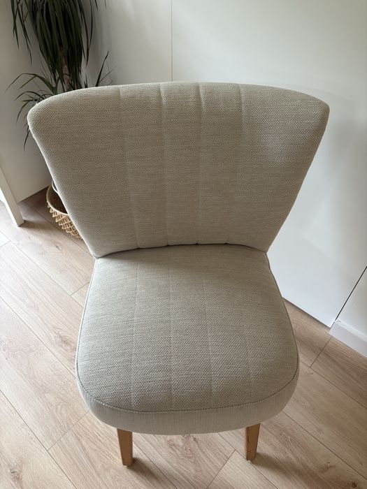 Beżowy kremowy fotel muszelka włoska tkanina Persempra