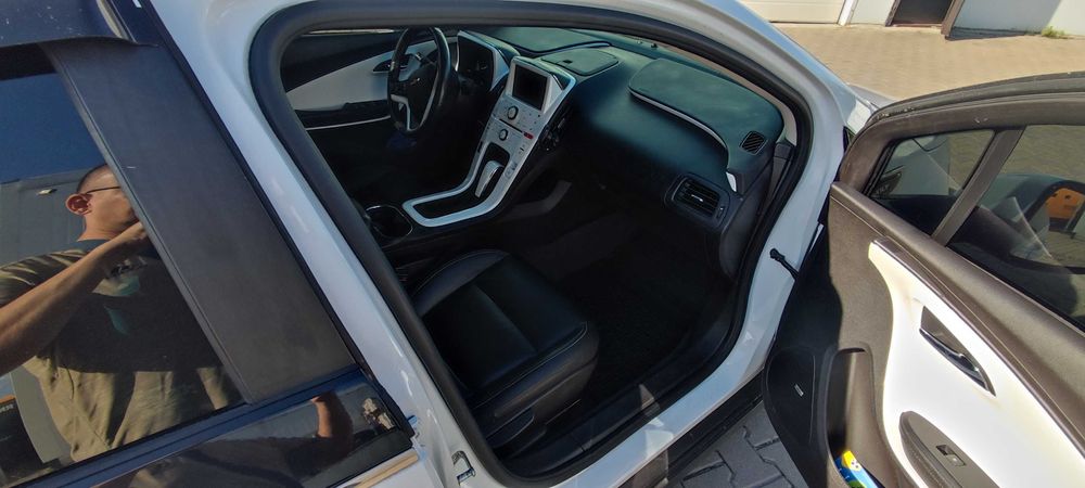 Продам Chevroet Volt 2013 года Плагин Гибрид отличное состояние.