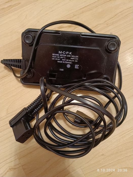 Maszyna do szycia Singer.