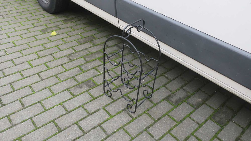 Stojak na wino butelki metalowy