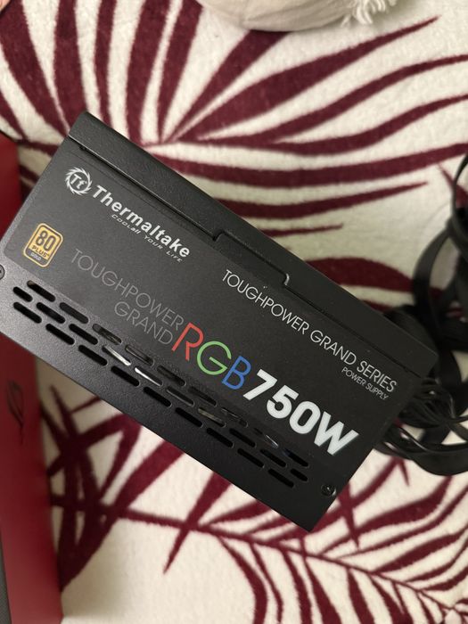 Zasilacz Thermaltake 750W RGB