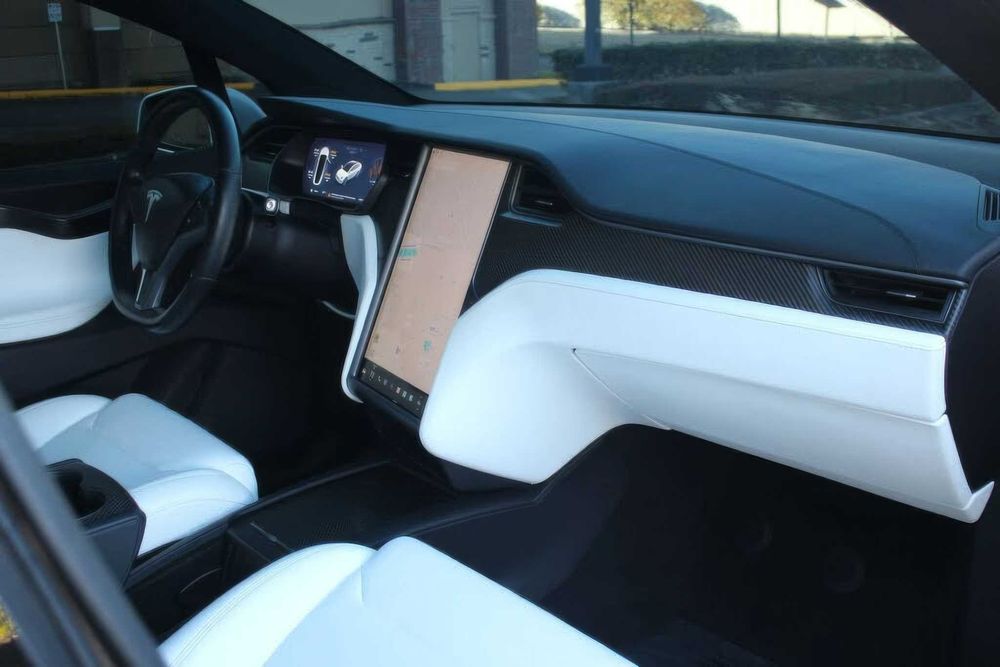 Tesla Model X 75D      2018