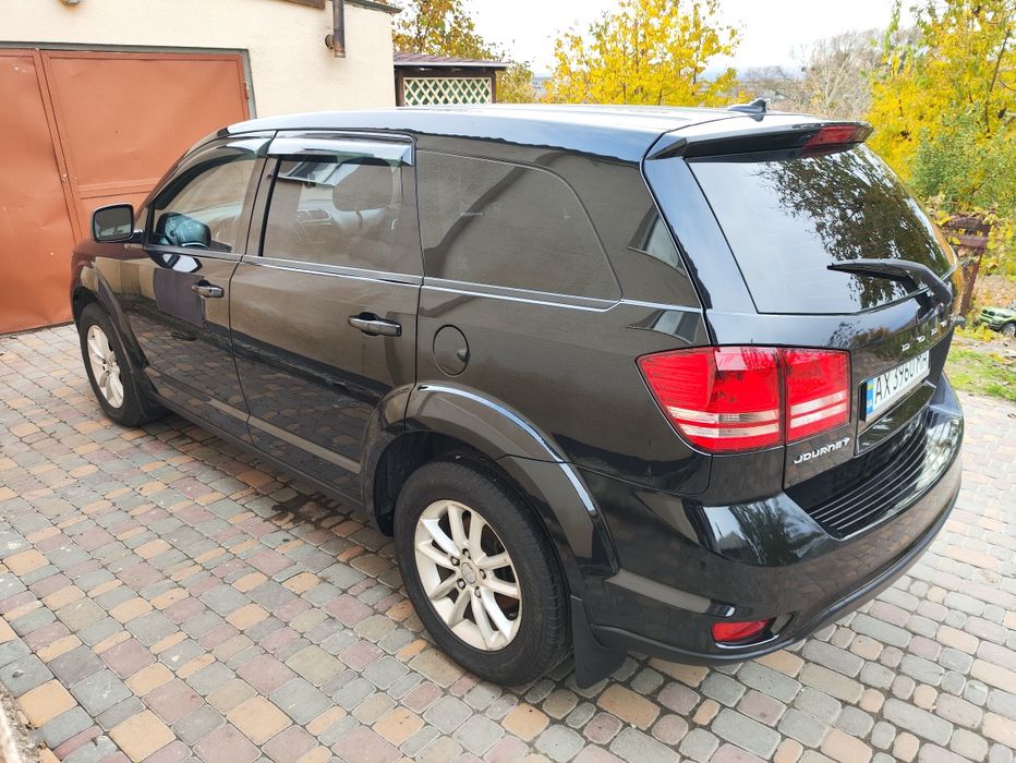 Продам Додж в отличном состоянии 7 мест