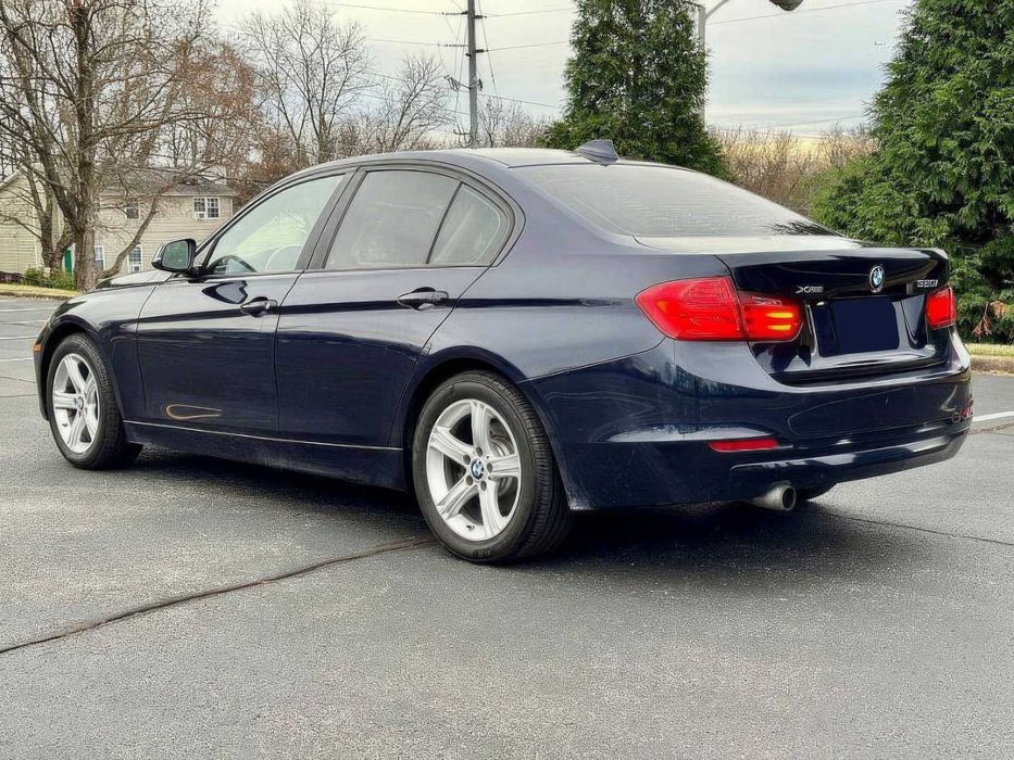BMW 3 Series 320i      2014