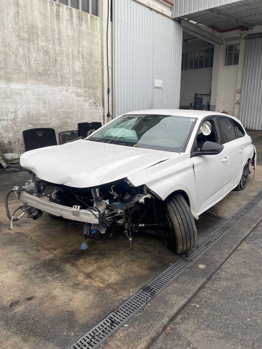Salvado Peugeot 308 SW III 1.5HDi 131hp | 2023 | 94.725 Km