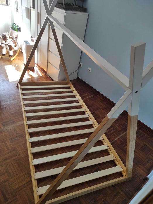 Cama de criança (índio) + colchão Emma
