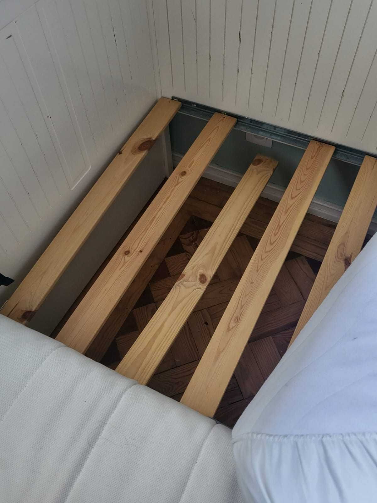 CAMA HEMNES-usada com defeitos