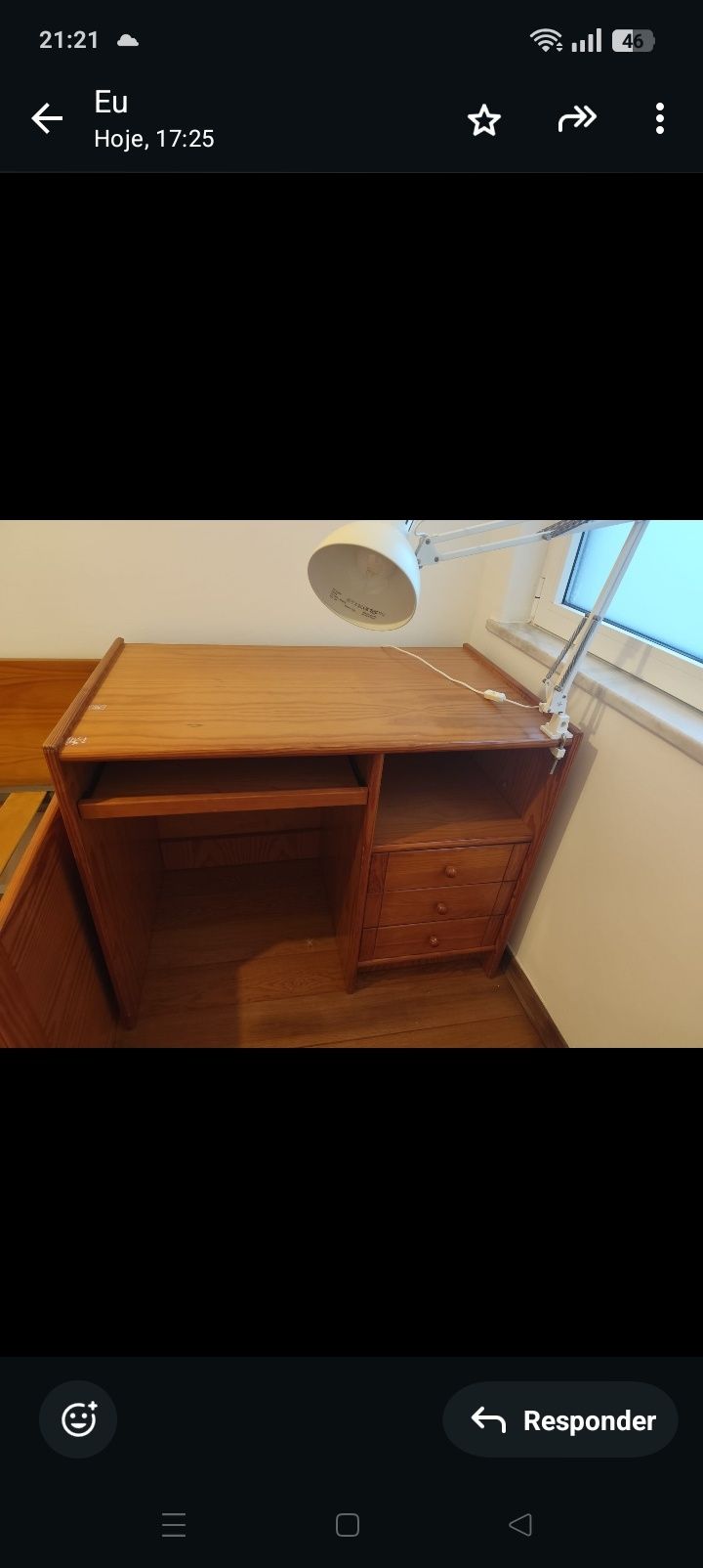 Cama com gavetão e secretária
