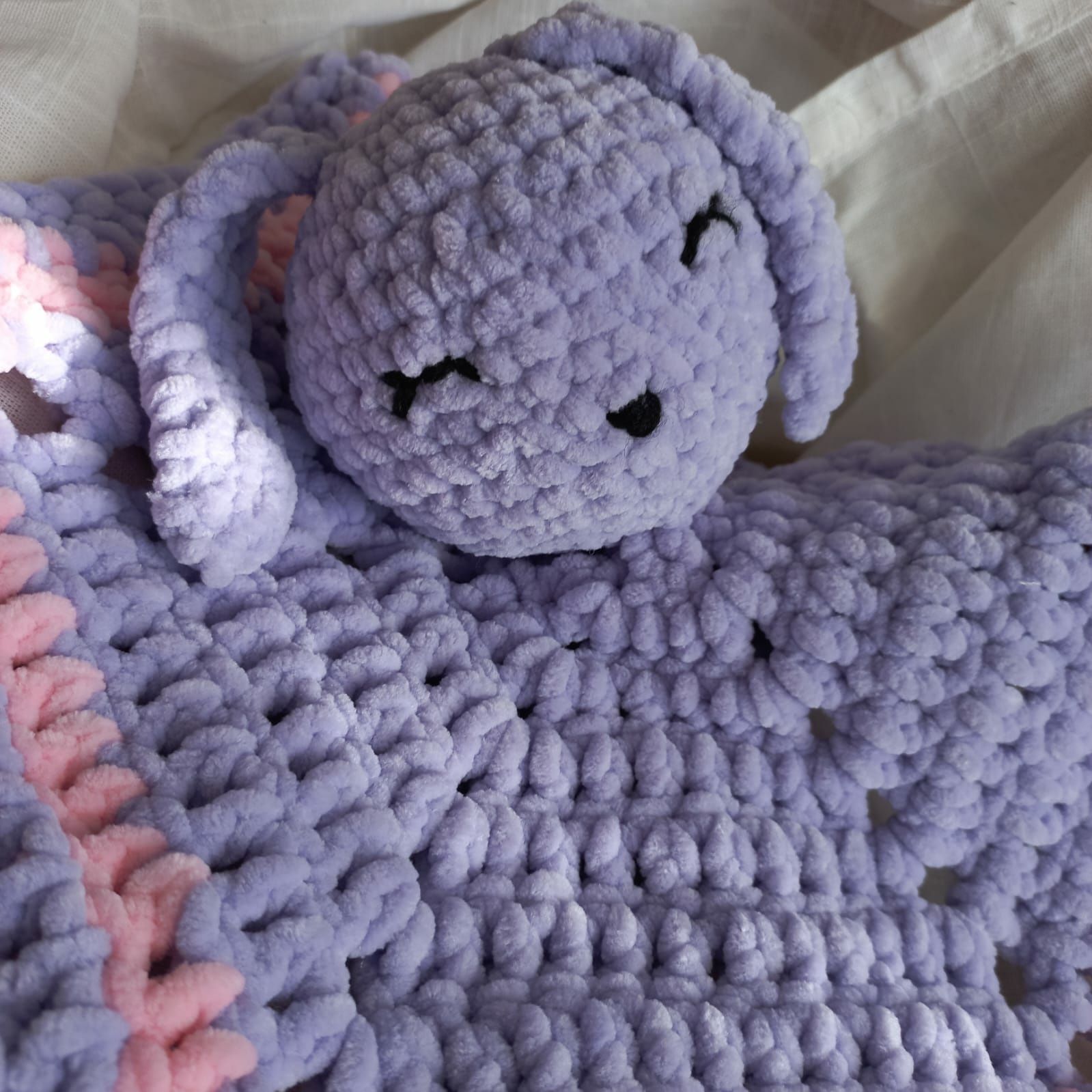 Przytulanka króliczek amigurumi