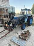 Traktor Leyland Nuffield 344 ciągnik rolniczy z ładowaczem turem widły