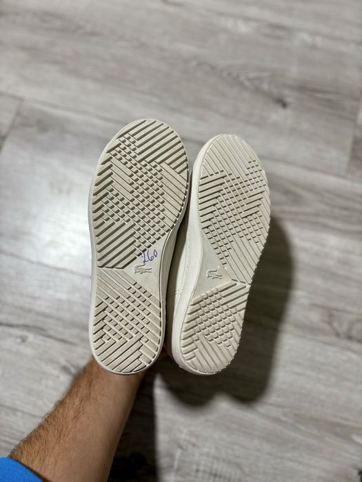 Lacoste жіночі утеплені кросівки 36 розмір