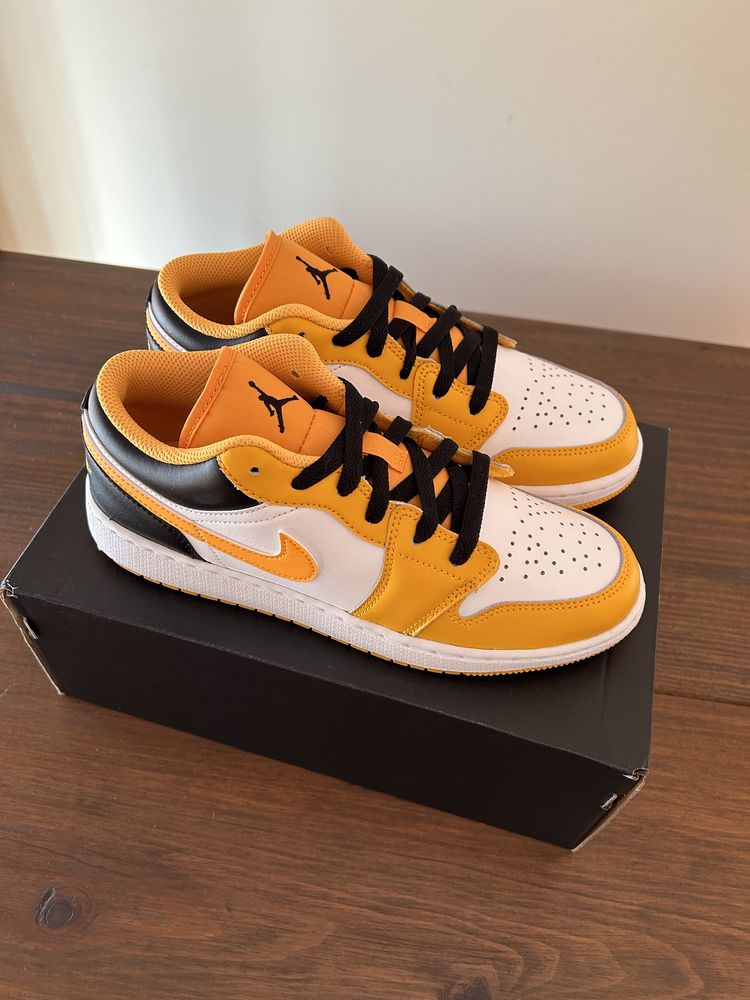 Jordan 1 low taxi