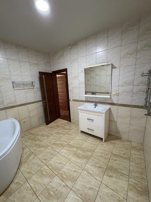 Сдам отличный дом 4 к 150 м Киевский район, можно с собакой большой !