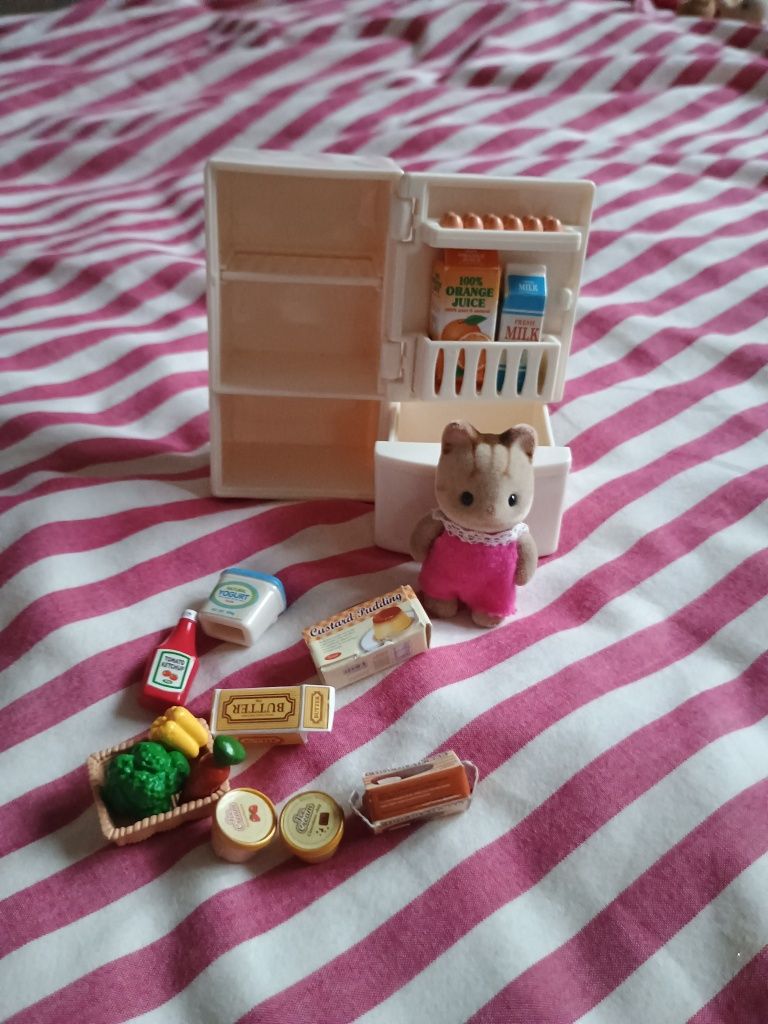 Lodówka sylvanian families, lodówka z figurką sylvanian families
