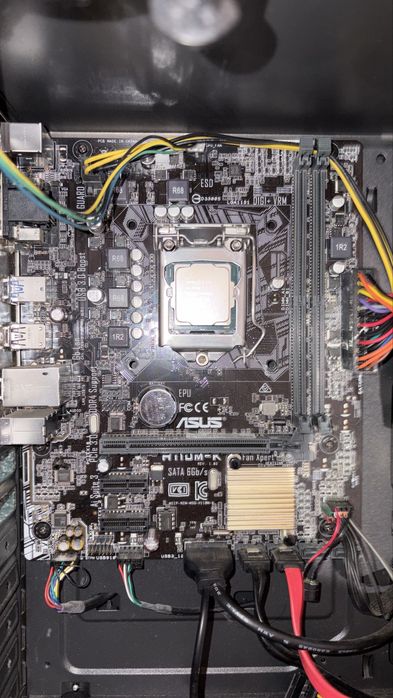 Intel Core 15-7400 e Asustek computer INC H110M-K