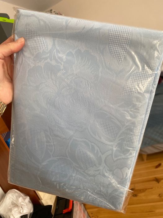 nowy obrus błękitny 160x160