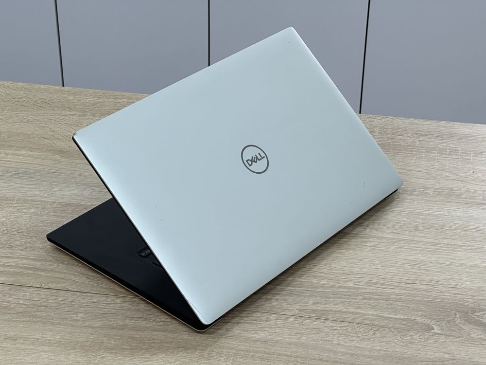 Dell Precision 5530 i7 8850H (6 ядер 12 потоків) 16/512gb ShopusCenter