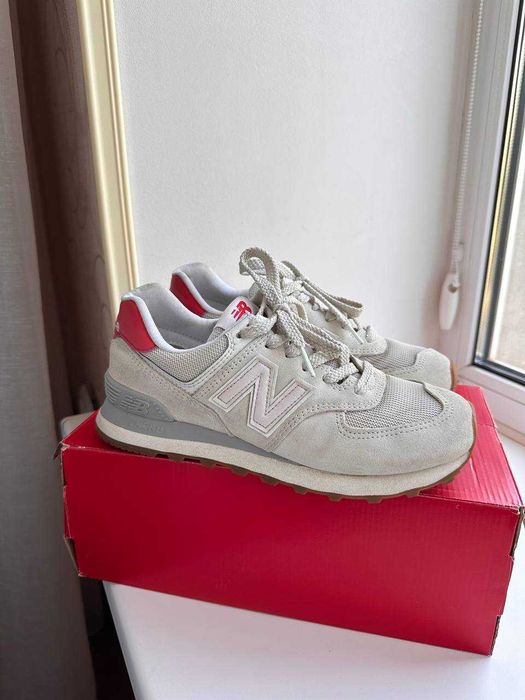 Жіночі кросівки New Balance 574 V2 WL574RC 38 (7.5US) 24.5 см