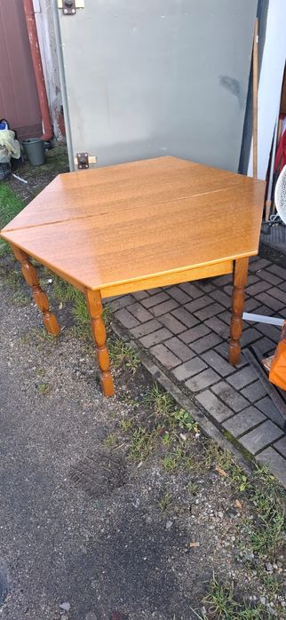 Stół owalny bez krzeseł