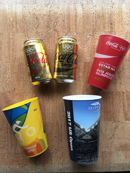 Coleção copos e latas eventos desportivos
