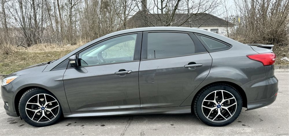 Ford Focus ST line