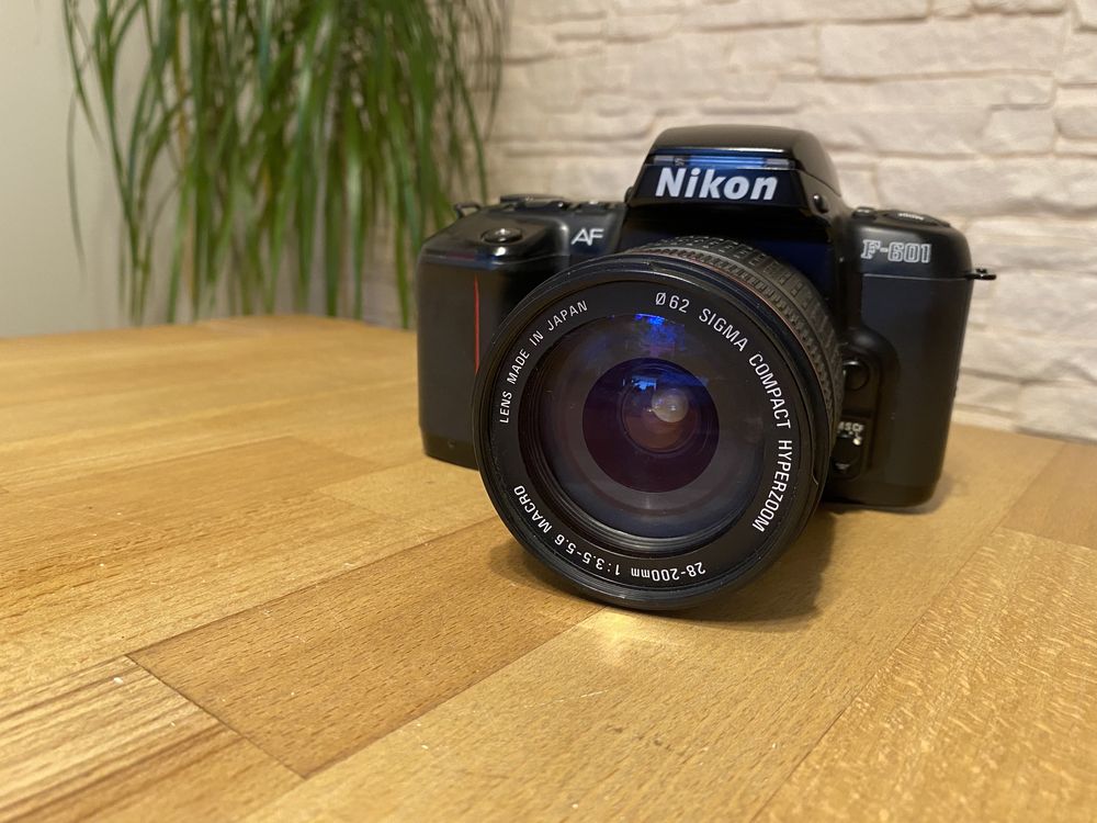 Nikon F601 - sigma 28-200 f3.5-5.6, zadbany, aparat analogowy
