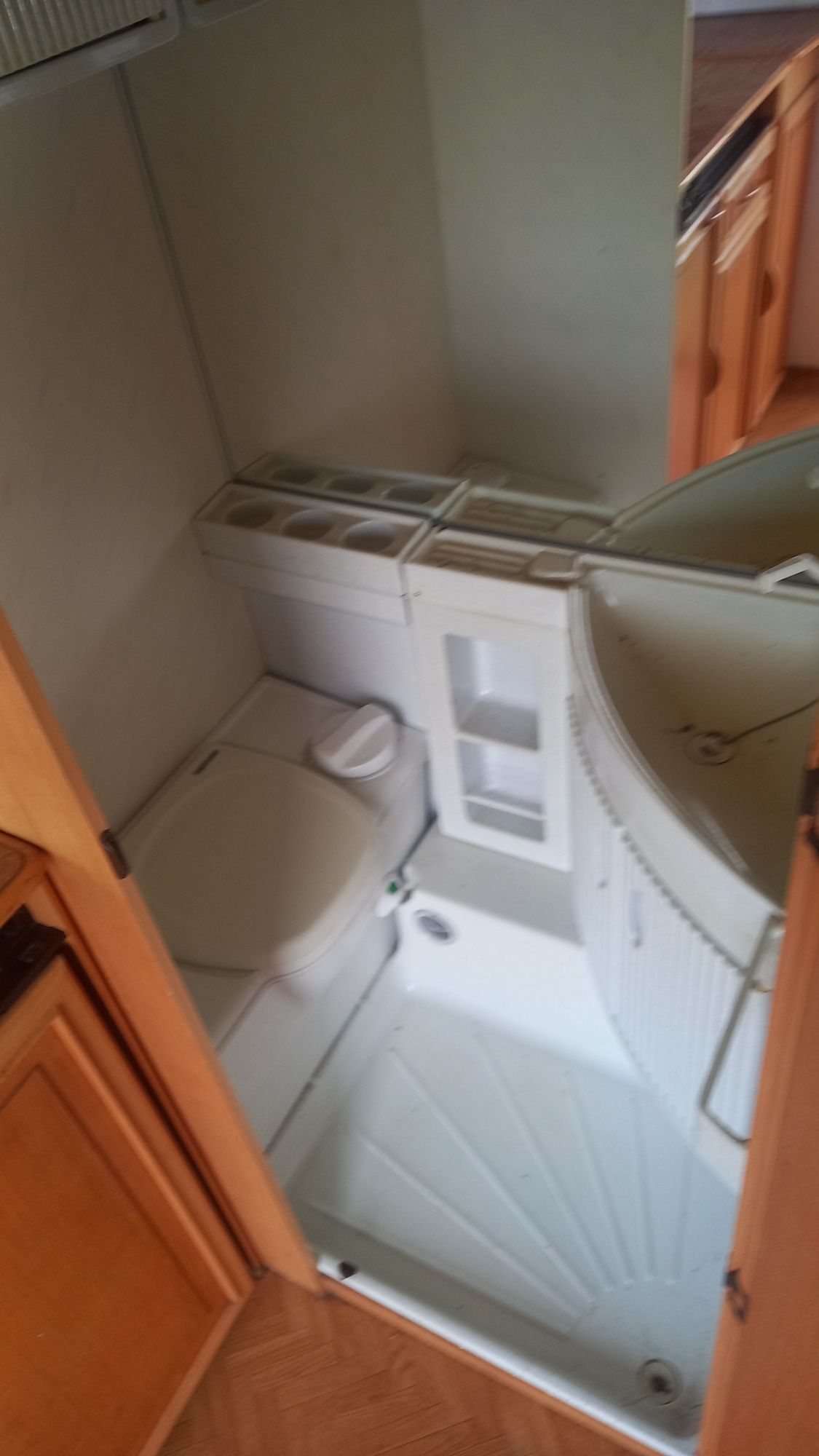 Przyczepa kempingowa LMC Luxus duży namiot,fotowoltaika