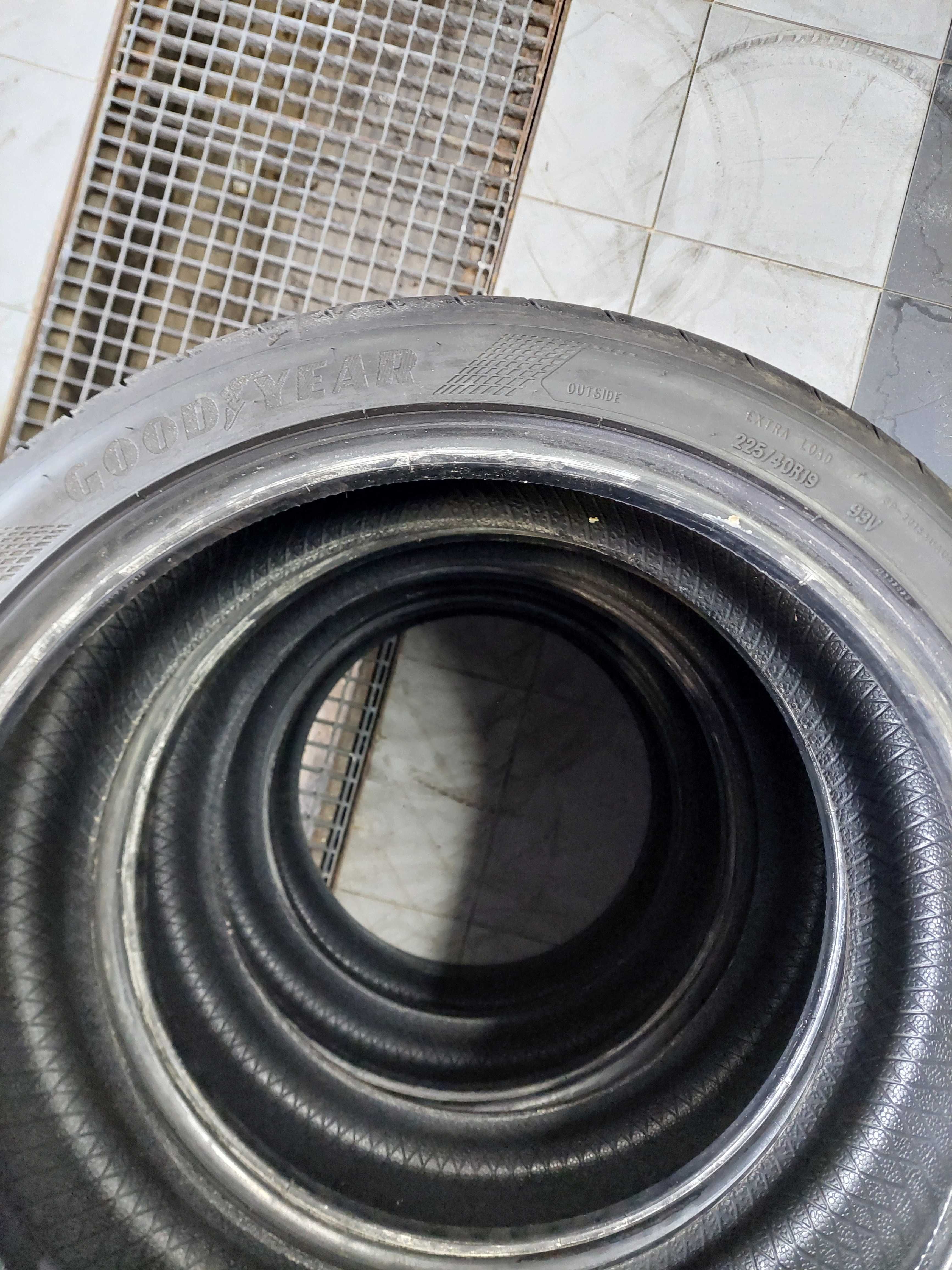 Opony "DEMO" 225/40R19  (125)