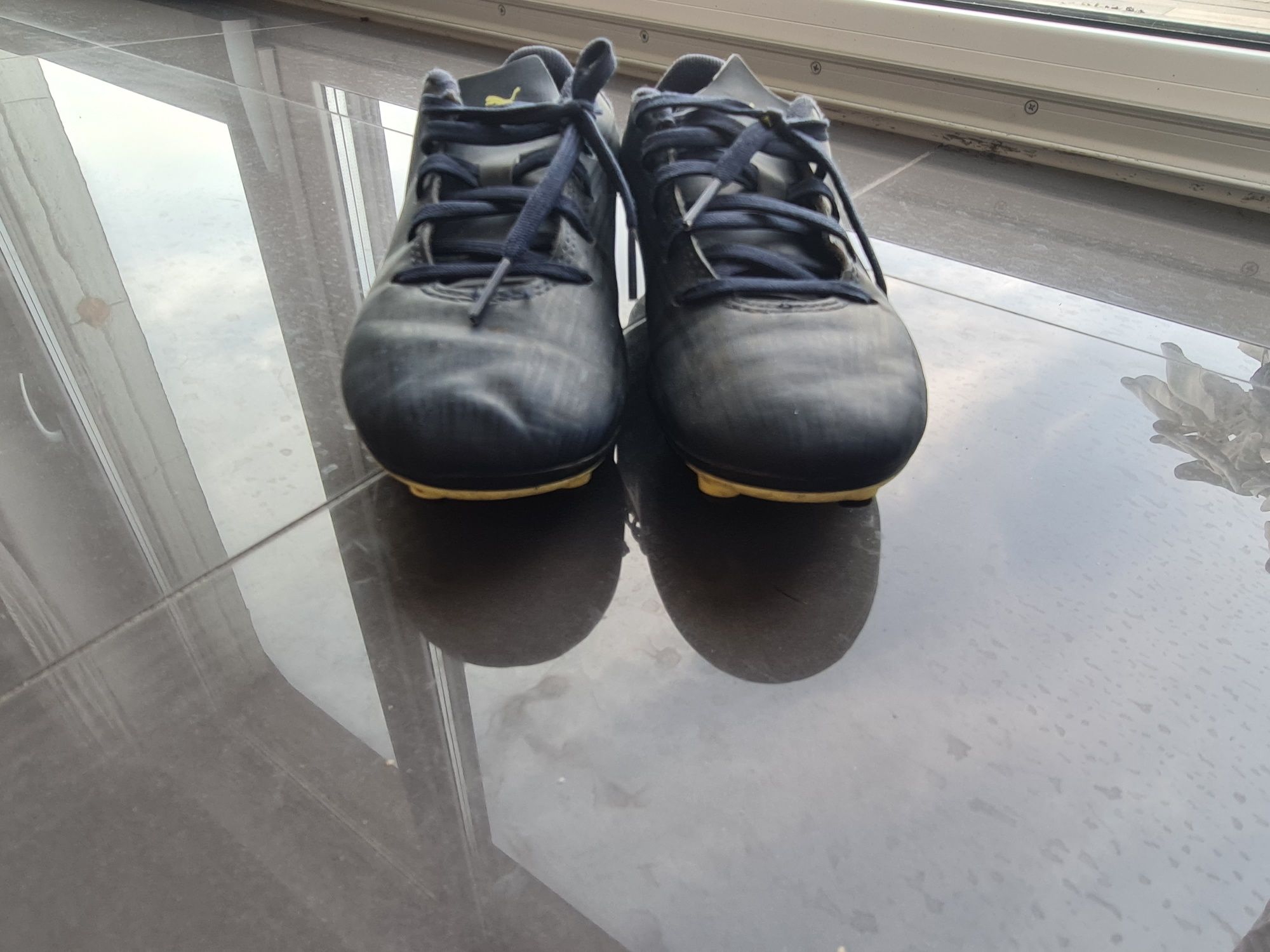 Korki na trawę puma używane rozmiar 33.