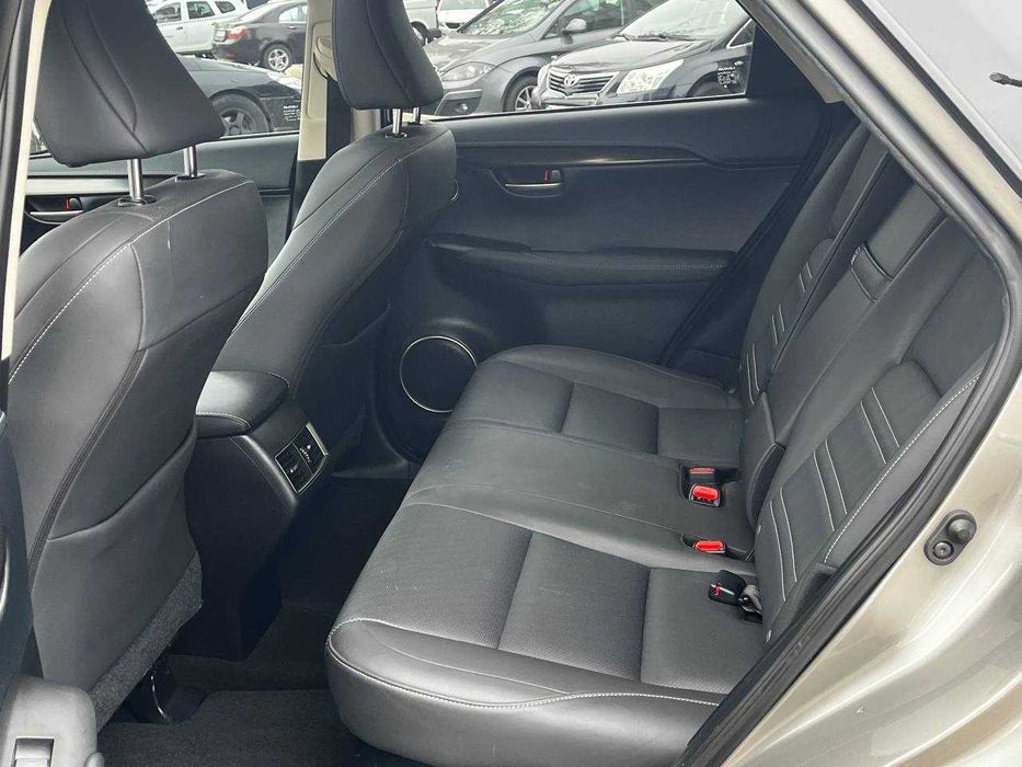 Lexus NX 2015 2,0 бензин