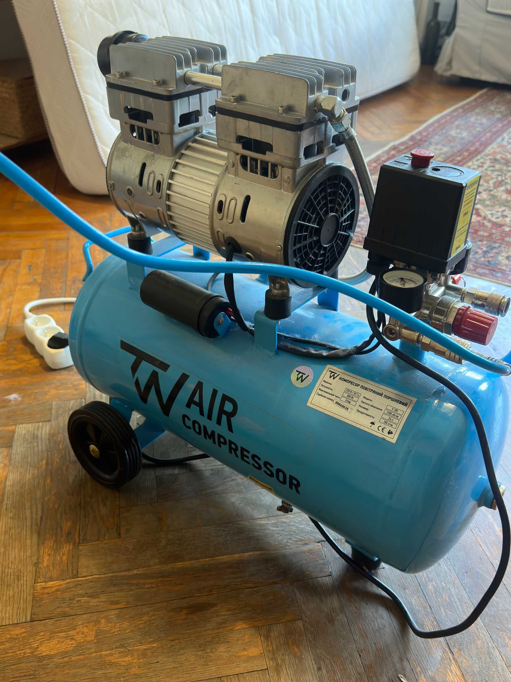 Компресор повітряний поршневий Tesla Weld AIR V180 + ізоляція