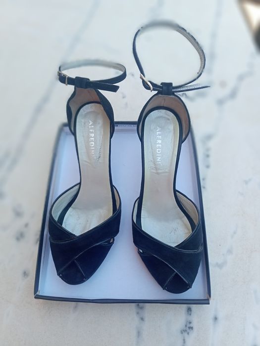 Sapatos de mulher n. 38