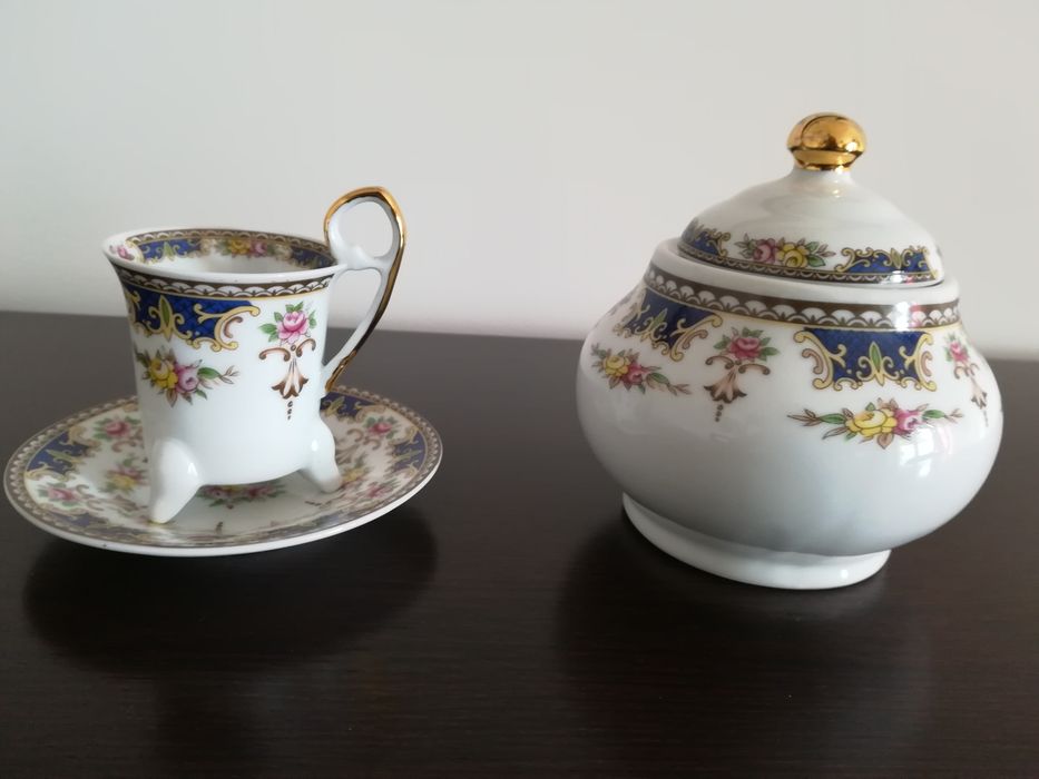 Pratos, pote, chávena e pires Limoges